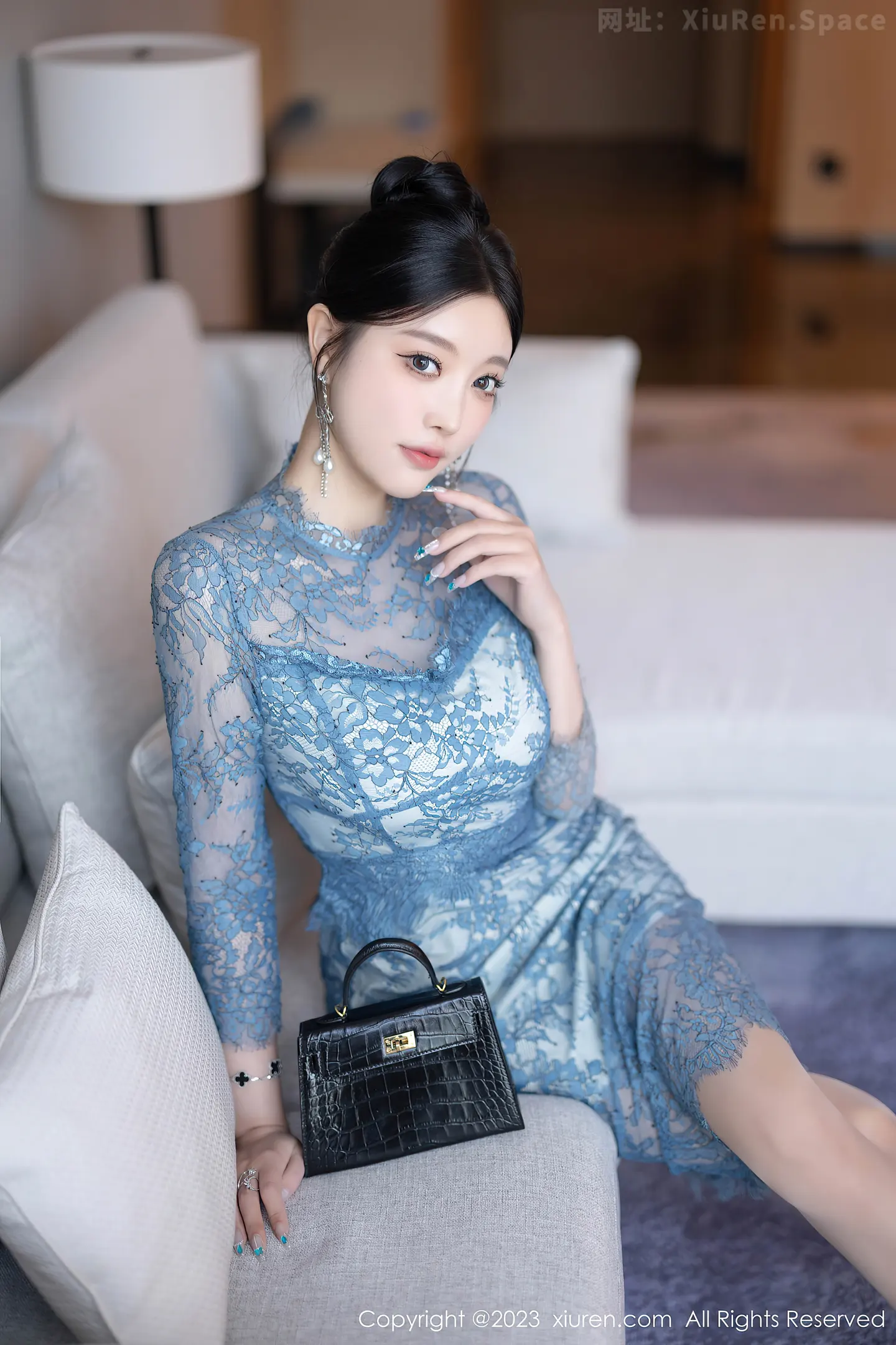 图片[6]-[XiuRen秀人网]VOL.7732 女神杨晨晨蓝灰色薄纱旗袍+性感淡蓝情趣服秀惹火身材诱惑写真82P-秀人网官方网站